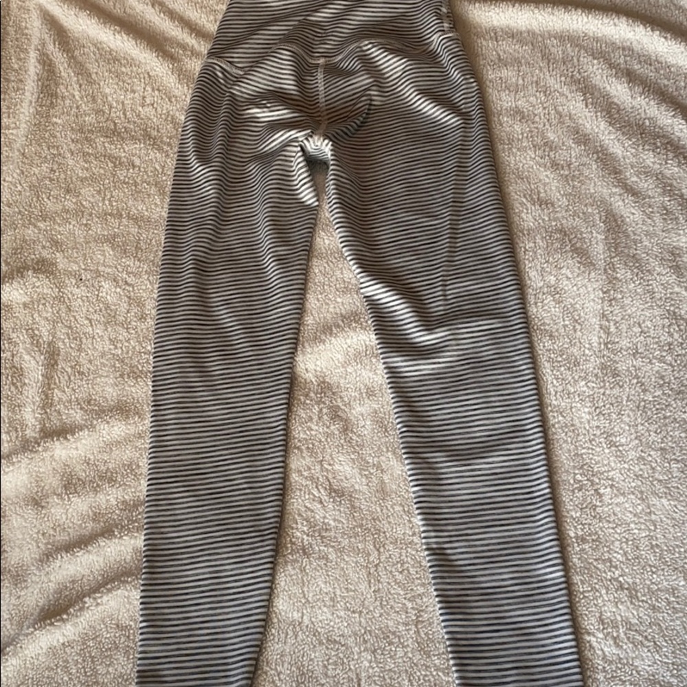 Gray/black and white leggings